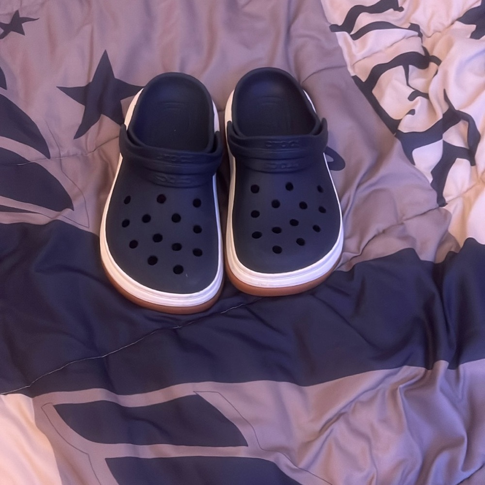 crocs
